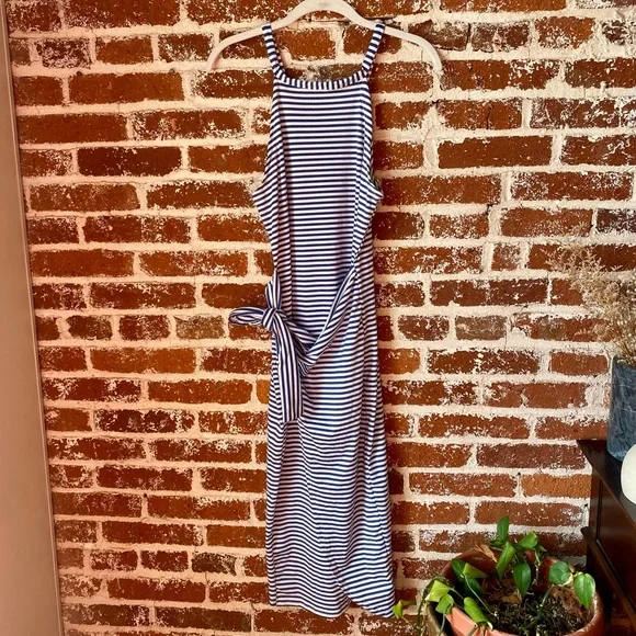 Blue & white summer wrap dress - Picture 6 of 8